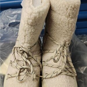 Cozy Cream Women's Boots